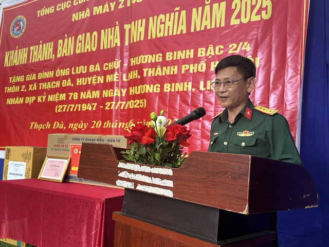Tổng cục Công Nghiệp Quốc phòng, Ban lãnh đạo nhà máy Z143 khánh thành và bàn giao "Nhà tình nghĩa"
tặng gia đình ông Lưu Bá Chữ, xóm 11, thôn 2, xã Thạch Đà
- Ảnh 2. Tổng cục Công Nghiệp Quốc phòng, Ban lãnh đạo nhà máy Z143 khánh thành và bàn giao "Nhà tình nghĩa"
tặng gia đình ông Lưu Bá Chữ, xóm 11, thôn 2, xã Thạch Đà
- Ảnh 2.