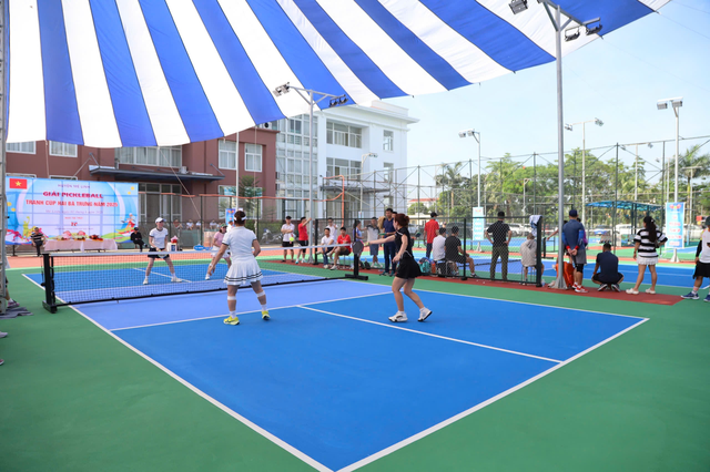 Khai Mạc giải Pickleball huyện Mê Linh năm 2025- Ảnh 3. Khai Mạc giải Pickleball huyện Mê Linh năm 2025- Ảnh 3.