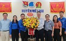 Các đồng chí lãnh đạo Huyện tặng hoa, chúc mừng Huyện Đoàn Mê Linh nhân Kỷ niệm 92 năm Ngày thành lập Đoàn TNCS Hồ Chí Minh (26/3/1931 – 26/3/2023)