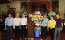 Lãnh đạo huyện Mê Linh thăm chúc mừng Đại lễ Phật đản
