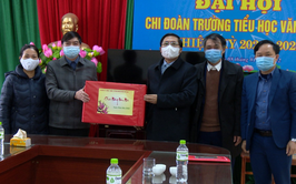 Đồng chí Nguyễn Thanh Liêm- Bí thư Huyện ủy kiểm tra công tác phòng, chống dịch tại xã Văn Khê