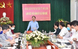 Đồng chí Nguyễn Thanh Liêm – Bí thư Huyện ủy Mê Linh làm việc với Đảng ủy xã Văn Khê