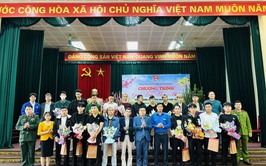 Đoàn TNCS Hồ Chí Minh xã Tiền Phong tổ chức chương trình giao lưu văn nghệ, tặng quà tiễn Tân binh lên đường nhập ngũ năm 2024