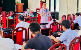 Phòng giao dịch NHCSXH huyện Mê Linh triển triển khai văn bản 247/NHCS-HTQT-TT ngày 15/01/2024 về triển khai chương trình giáo dục số nâng cao cho khách hàng của NHCSXH tại xã Chu Phan.