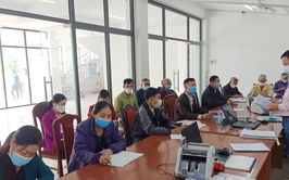 Ngân hàng Chính sách xã hội huyện Mê Linh tổ chức họp giao ban tại Điểm giao dịch xã Tiến Thịnh phổ biến, triển khai các văn bản mới tới Hội đoàn thể, Tổ trưởng Tổ TK&VV
