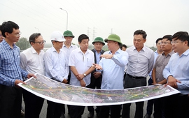 Kiểm tra dự án đường Vành đai 4, Bí thư Thành ủy Hà Nội yêu cầu phải sâu sát, quyết liệt từng việc hơn nữa