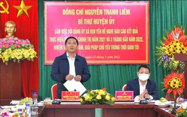 Đồng chí Bí thư Huyện ủy Mê Linh Nguyễn Thanh Liêm làm việc tại xã Vạn Yên