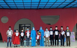 Trạm y tế lưu động thị trấn Quang Minh điều trị khỏi cho 10 bệnh nhân Covid -19 đầu tiên