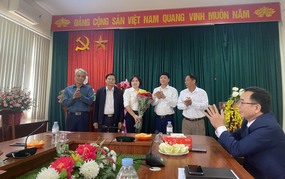 Huyện ủy Mê Linh công bố và trao Quyết định chuẩn y chức danh Phó Bí thư, chủ nhiệm Uỷ ban Kiểm tra Đảng ủy xã Tiến Thịnh nhiệm kỳ 2020 – 2025
