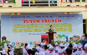 Công an xã Mê Linh tuyên truyền phòng chống ma túy học đường, an toàn giao thông đường bộ