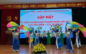 Thị trấn Quang Minh tổ chức gặp mặt kỷ niệm 20 năm ngày doanh nhân Việt Nam (13/10/2004 - 13/10/2024)