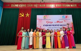 Công đoàn cơ quan – Hội LHPN thị trấn Chi Đông tổ chức gặp mặt kỷ niệm Ngày Phụ nữ Việt Nam 20/10
“Chương trình cắm hoa nghệ thuật chúc mừng Ngày Phụ nữ Việt Nam 20/10”
