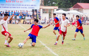 Đội bóng xã Mê Linh và thị trấn Chi Đông xuất sắc vào Chung kết Giải bóng đá tranh Cup Hai Bà Trưng huyện Mê Linh lần thứ III, năm 2024