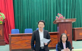 Ngân hàng chính sách huyện Mê Linh phối hợp với UBND xã Liên Mạc rà soát cho vay đối với chương trình cho vay học sinh, sinh viên và người chấp hành xong án phạt tù