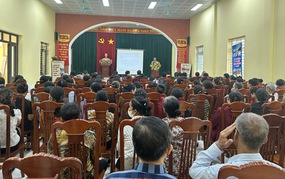 Hơn 100 cán bộ và người dân xã Thạch Đà được tập huấn tuyên truyền, phổ biến các văn bản pháp luật về thủy lợi, đê điều và phòng, chống thiên tai