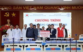 Hội Chữ thập đỏ huyện Mê Linh trao tặng giường bệnh cho Bệnh viện Đa khoa huyện
