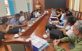 NHCSXH huyện Mê Linh phối hợp với UBND xã rà soát cho vay đối với chương trình ưu đãi