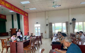 NHCSXH huyện Mê Linh phối hợp với UBND xã, thị trấn rà soát cho vay đối với chương trình cho vay Học sinh sinh viên và cho vay đối với người chấp hành xong án phạt tù.