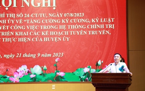 NGƯỜI ĐẢNG VIÊN GƯƠNG MẪU, TẬN TỤY TRONG CÔNG VIỆC; TIÊN PHONG XIN NGHỈ HƯU TRƯỚC TUỔI VÌ LỢI ÍCH CHUNG