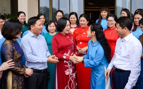 Phó Chủ tịch Quốc hội Nguyễn Thị Thanh gặp mặt Đoàn đại biểu Hội Liên hiệp phụ nữ huyện Mê Linh, thành phố Hà Nội