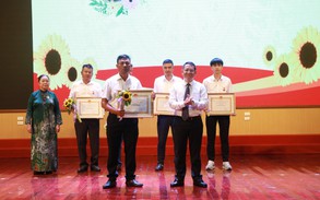 Huyện Mê Linh có thêm 02 cá nhân được tặng danh hiệu "Người tốt, việc tốt" cấp thành phố