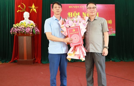Huyện ủy Mê Linh công bố Quyết định chuẩn y Phó Bí thư Đảng ủy xã Chu Phan nhiệm kỳ 2020 - 2025