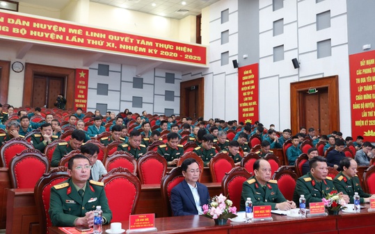 Huyện Mê Linh gặp mặt kỷ niệm 90 năm Ngày truyền thống Dân quân tự vệ