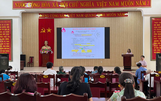 PHÒNG GIAO DỊCH  HUYỆN MÊ LINH PHỐI HỢP VỚI PHÒNG NỘI VỤ HUYỆN TỔ CHỨC HỘI NGHỊ TẬP HUẤN NGHIỆP VỤ TÍN DỤNG CHÍNH SÁCH XÃ HỘI NĂM 2025