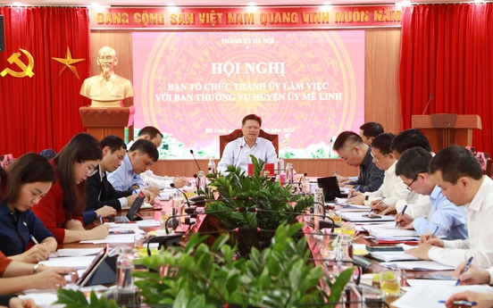 Trưởng ban Tổ chức Thành ủy Vũ Đức Bảo làm việc với Ban Thường vụ Huyện ủy Mê Linh