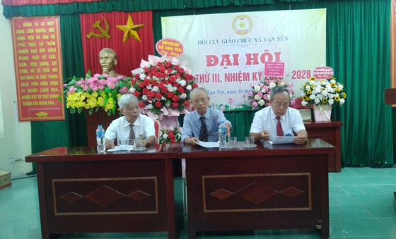 TỔNG KẾT CÔNG TÁC HỘI NHIỆM KỲ 2018-2023 VÀ TỔ CHỨC ĐẠI HỘI CỰU GIÁO CHỨC XÃ VẠN YÊN NHIỆM KỲ 2023-2028