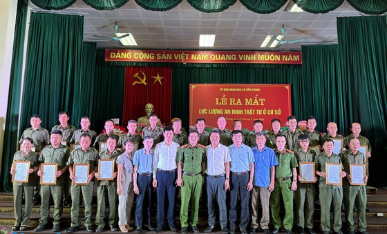 Xã Tiền Phong Tổ chức Lễ ra mắt Lực lượng tham gia bảo vệ An ninh trật tự ở cơ sở

