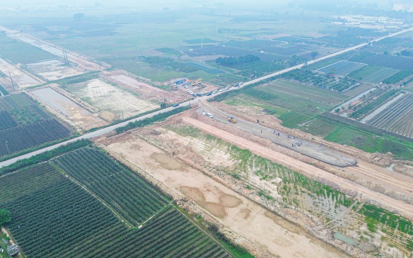 Trong đó 03 xã: Chu Phan, Thanh Lâm, Đại Thịnh đã hoàn thành giải phóng mặt bằng 100% diện tích đất nông nghiệp.