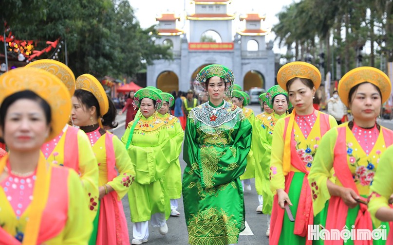 Trưởng ban Quản lý di tích đền Hai Bà Trưng Phạm Trần Quang cho biết: “Mọi công tác phục vụ lễ hội được chúng tôi chuẩn bị kỹ để bảo đảm phần lễ diễn ra trang trọng. Đơn vị phối hợp chặt chẽ vớ